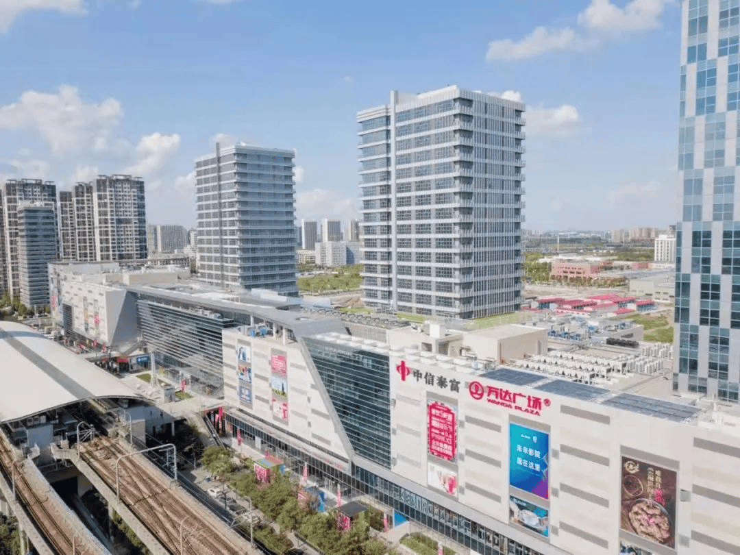 华体会app下载入口-包含特色足球主题公园成为城市新地标，吸引大量游客的词条